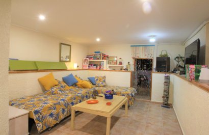 Resale - Townhouse / Duplex / Corner - Villamartín