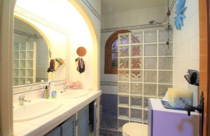Resale - Townhouse / Duplex / Corner - Villamartín