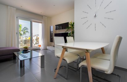 Resale - Townhouse / Duplex / Corner - Torrevieia - Aguas Nuevas