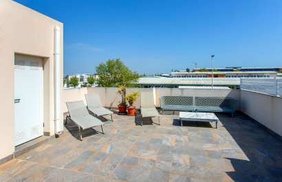 Resale - Townhouse / Duplex / Corner - Torrevieia - Aguas Nuevas