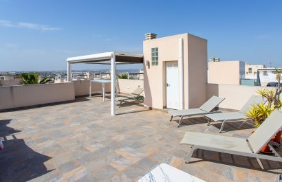 Resale - Townhouse / Duplex / Corner - Torrevieia - Aguas Nuevas