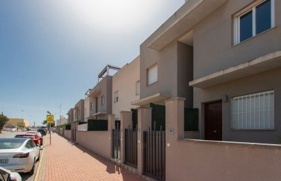 Resale - Townhouse / Duplex / Corner - Torrevieia - Aguas Nuevas