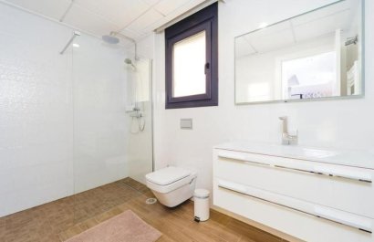Resale - Villa - Torrevieia - Torrevieja
