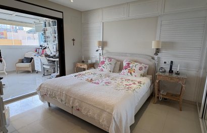 Resale - Apartment / flat - Guardamar del Segura - Marjal Beach