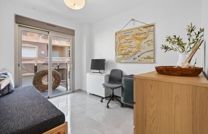 Resale - Apartment / flat - Torrevieia - Playa Los Locos