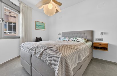 Resale - Apartment / flat - Torrevieia - Playa Los Locos