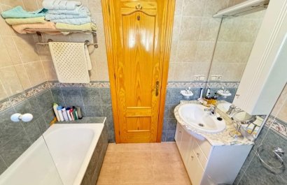 Resale - Apartment / flat - Orihuela Costa - Villamartín