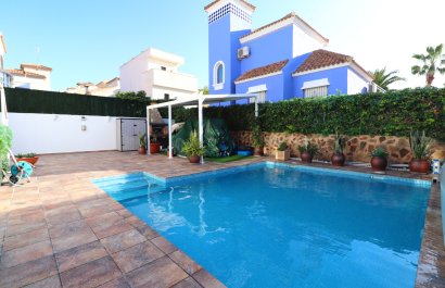 Resale - Villa - Orihuela Costa - Villamartín
