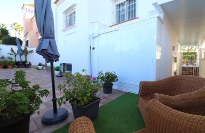 Resale - Villa - Orihuela Costa - Villamartín