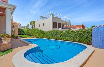 Resale - Villa - Torrevieia - La Mata