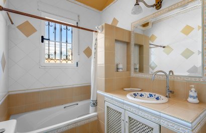 Resale - Villa - Torrevieia - La Mata