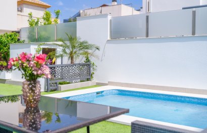 Resale - Villa - Torrevieia - Torrevieja