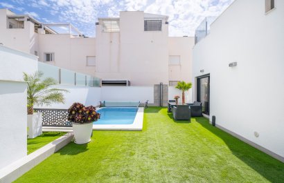 Resale - Villa - Torrevieia - Torrevieja