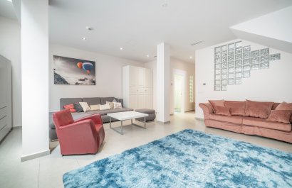 Resale - Villa - Torrevieia - Torrevieja