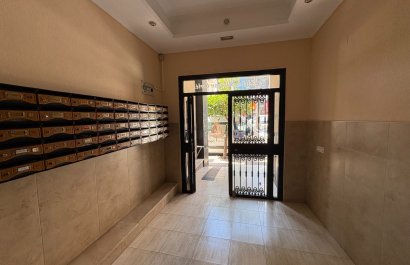Resale - Apartment / flat - Torrevieia - Center