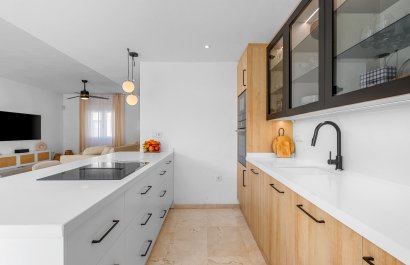 Resale - Townhouse / Duplex / Corner - Alicante - Playa San Juan