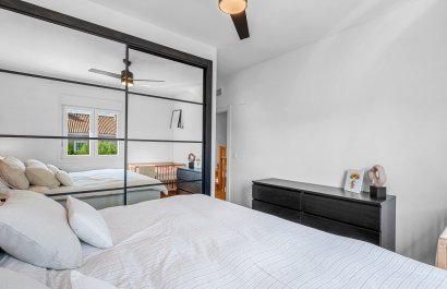 Resale - Townhouse / Duplex / Corner - Alicante - Playa San Juan