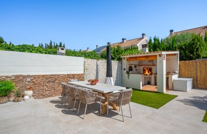 Resale - Townhouse / Duplex / Corner - Alicante - Playa San Juan