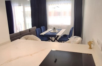 Resale - Apartment / flat - Torrevieia - Playa Acequion