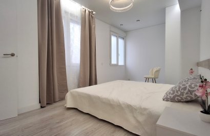 Resale - Apartment / flat - Torrevieia - Playa Acequion