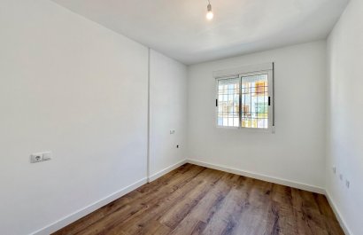 Resale - Townhouse / Duplex / Corner - Torrevieia - Parque de las Naciones