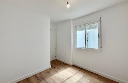 Resale - Townhouse / Duplex / Corner - Torrevieia - Parque de las Naciones