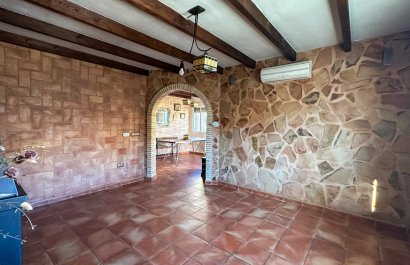 Resale - Townhouse / Duplex / Corner - San Miguel de Salinas