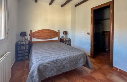 Resale - Townhouse / Duplex / Corner - San Miguel de Salinas