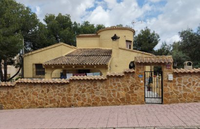 Resale - Villa - Orihuela Costa - Villamartín