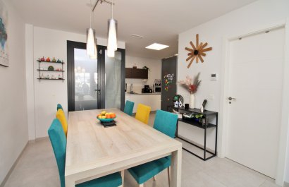 Reventa - Townhouse / Duplex - Villamartín