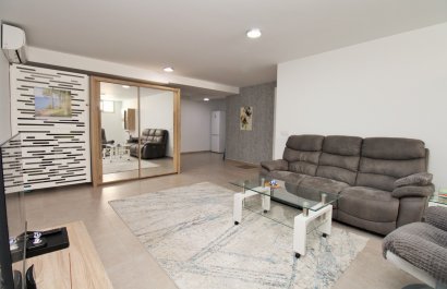 Resale - Villa - Villamartín
