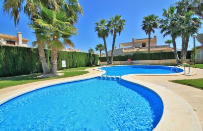 Resale - Townhouse / Duplex / Corner - Villamartín - PAU 8
