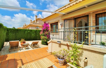 Resale - Townhouse / Duplex / Corner - Villamartín - PAU 8