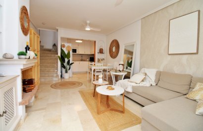 Resale - Townhouse / Duplex / Corner - Villamartín - PAU 8