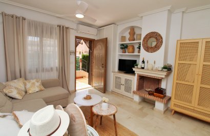 Resale - Townhouse / Duplex / Corner - Villamartín - PAU 8