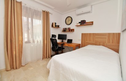 Resale - Townhouse / Duplex / Corner - Villamartín - PAU 8
