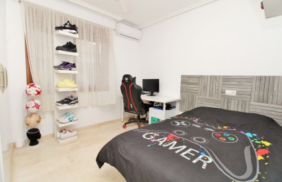 Resale - Townhouse / Duplex / Corner - Villamartín - PAU 8