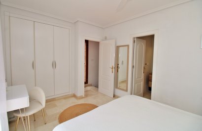 Resale - Townhouse / Duplex / Corner - Villamartín - PAU 8