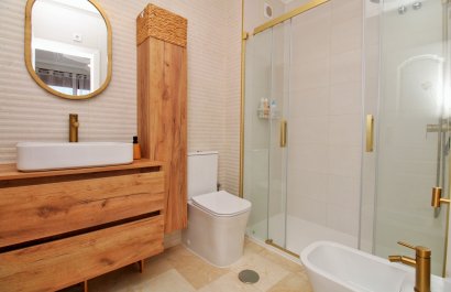 Resale - Townhouse / Duplex / Corner - Villamartín - PAU 8