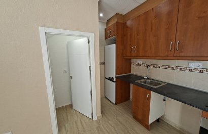 Herverkoop - Townhouse / Duplex / Corner - La Marina - La Marina - Urbanization