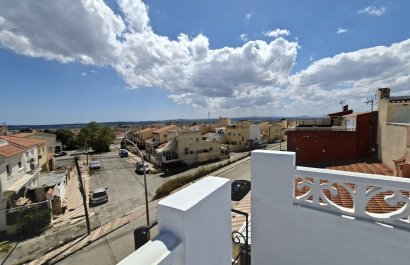 Herverkoop - Townhouse / Duplex / Corner - La Marina - La Marina - Urbanization
