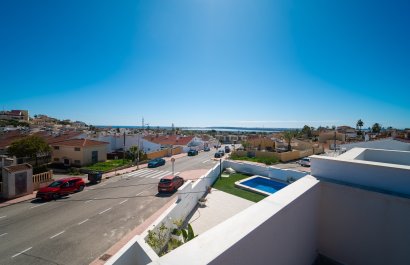 Resale - Townhouse / Duplex / Corner - Ciudad Quesada - town