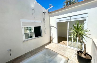 Resale - Townhouse / Duplex / Corner - Daya Vieja