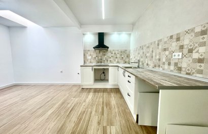 Resale - Townhouse / Duplex / Corner - Daya Vieja