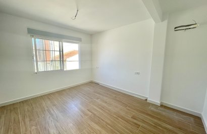 Resale - Townhouse / Duplex / Corner - Daya Vieja