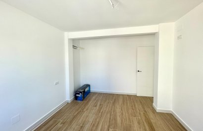 Resale - Townhouse / Duplex / Corner - Daya Vieja