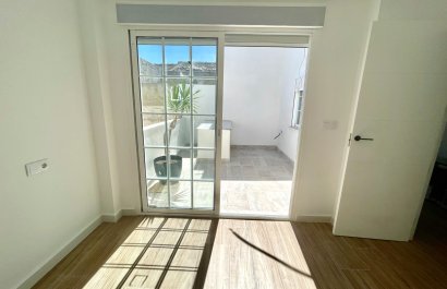 Resale - Townhouse / Duplex / Corner - Daya Vieja