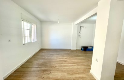 Resale - Townhouse / Duplex / Corner - Daya Vieja