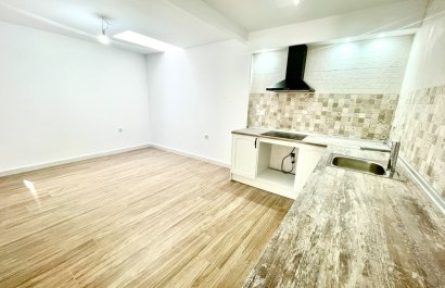 Resale - Townhouse / Duplex / Corner - Daya Vieja