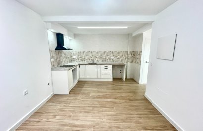 Resale - Townhouse / Duplex / Corner - Daya Vieja